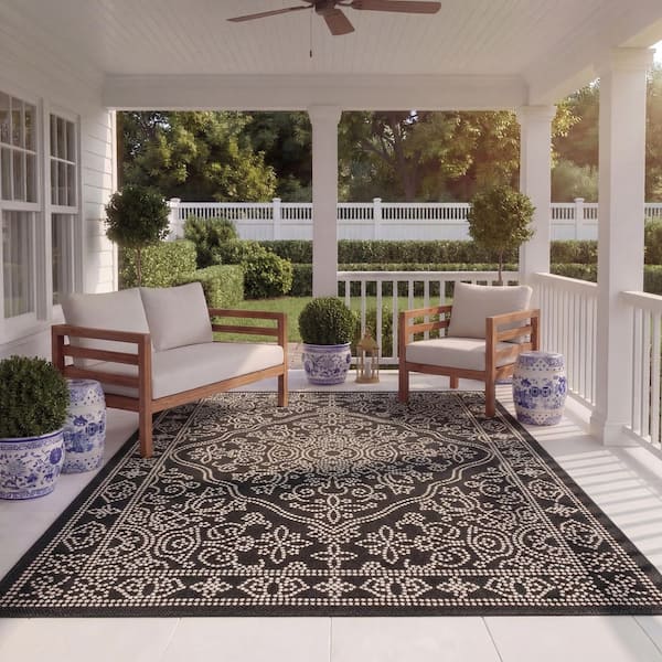 Courtyard Black/Beige 8 ft. x 11 ft. Traditional Ornate Floral Indoor/Outdoor Area Rug