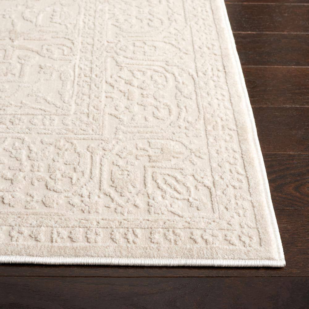 Creme and Ivory Floral Synthetic 4' x 6' Area Rug