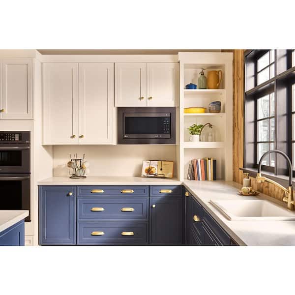 https://images.thdstatic.com/productImages/535ea7a9-32cf-4aa8-9f20-5cff0834ed3c/svn/black-stainless-steel-lg-countertop-microwaves-lmc2075bd-44_600.jpg