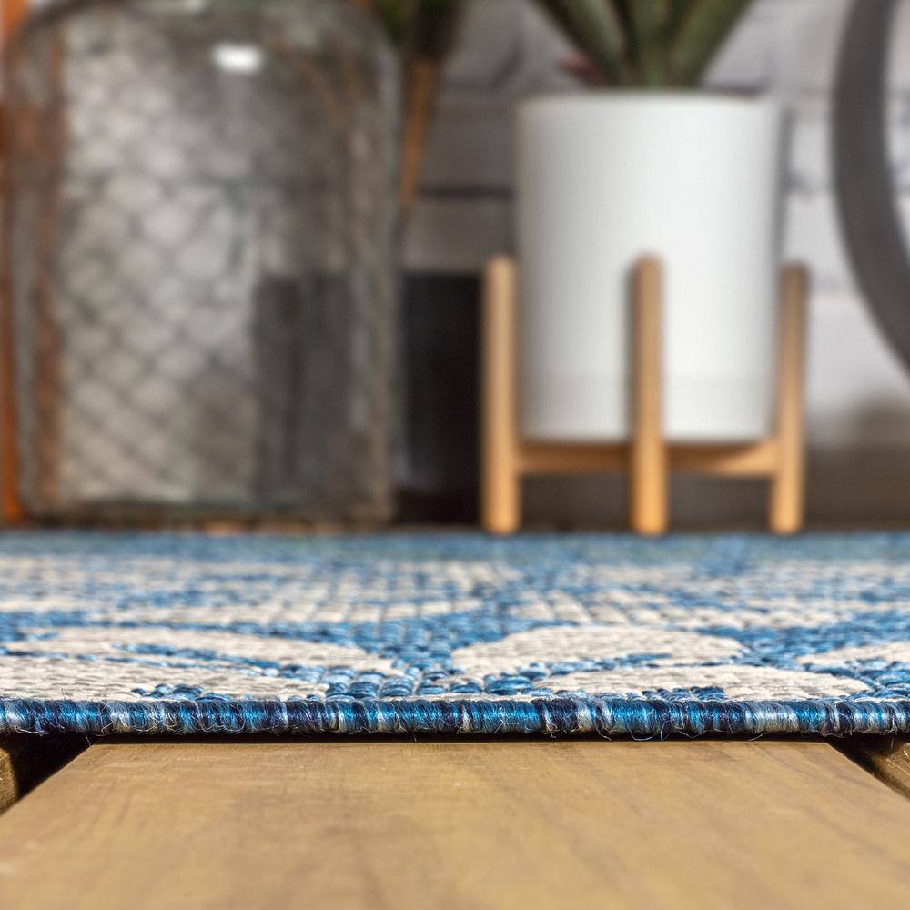 Zinnia Bold Floral Geometric Gray 6' Square Indoor/Outdoor Rug