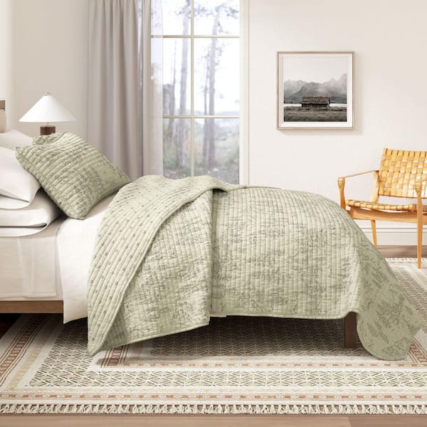 FRESHFOLDS Grey Reversible Winter Printed Microfiber Quilt Set with Shams (2 or 3-Piece)