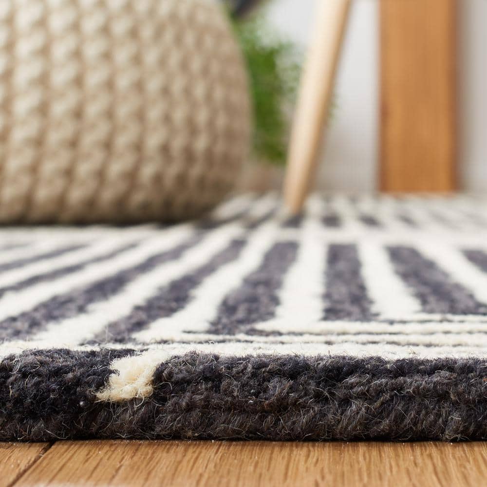 Elegant Black and Beige Hand-Tufted Wool Rug, 4' x 6'