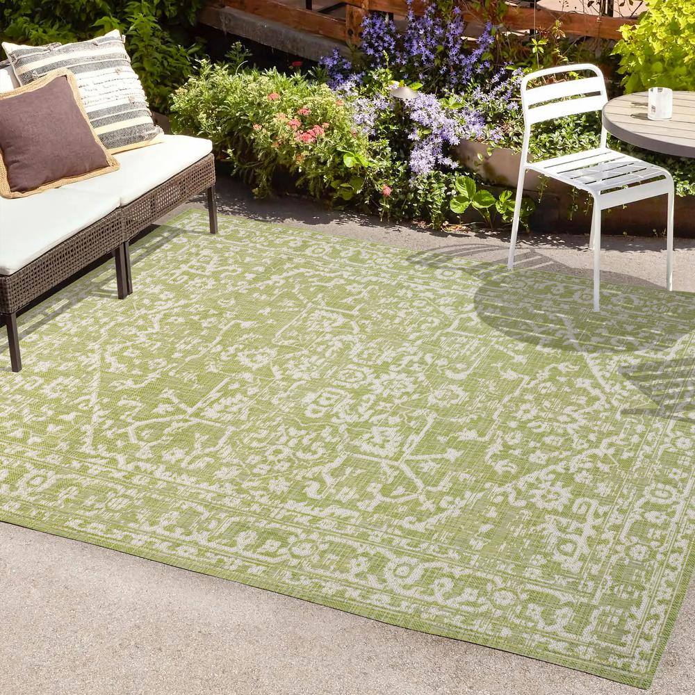 Green and Cream Synthetic Medallion Flat Woven Area Rug