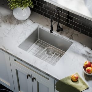 Tourner 21 in. x 18 in. Stainless Steel, Single Basin, Undermount Kitchen Sink