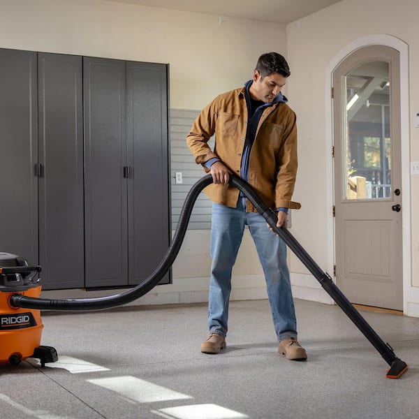 RIDGID 2-1/2 in. x 7 ft. LA2520 DUAL-FLEX Locking Vacuum Hose Kit