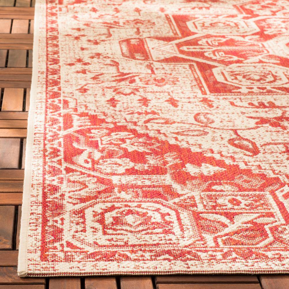 Red and Cream Geometric Synthetic Indoor/Outdoor Area Rug, 4' x 6'