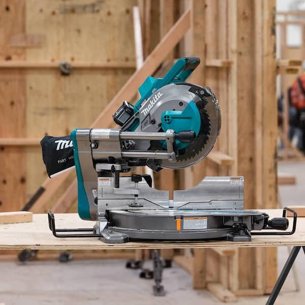 Makita 40V max XGT Brushless Cordless 10 in. Dual-Bevel Sliding Compound Miter Saw Kit, Capable (4.0Ah) GSL03M1 - The Home Depot