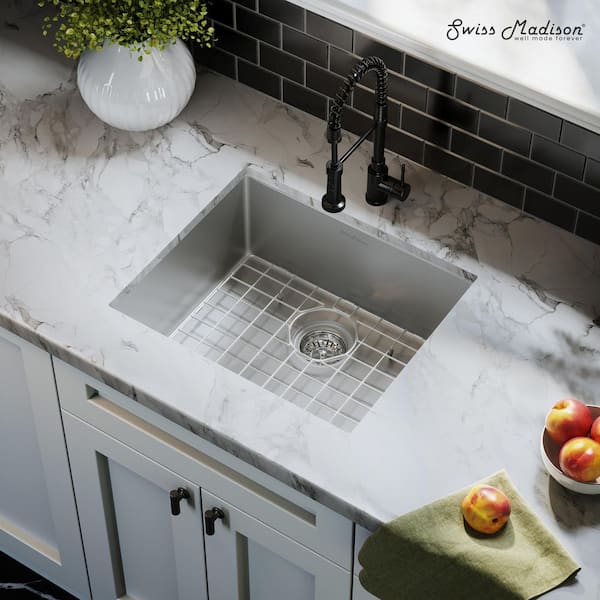 Swiss Madison Tourner 21 in. x 18 in. Stainless Steel, Single