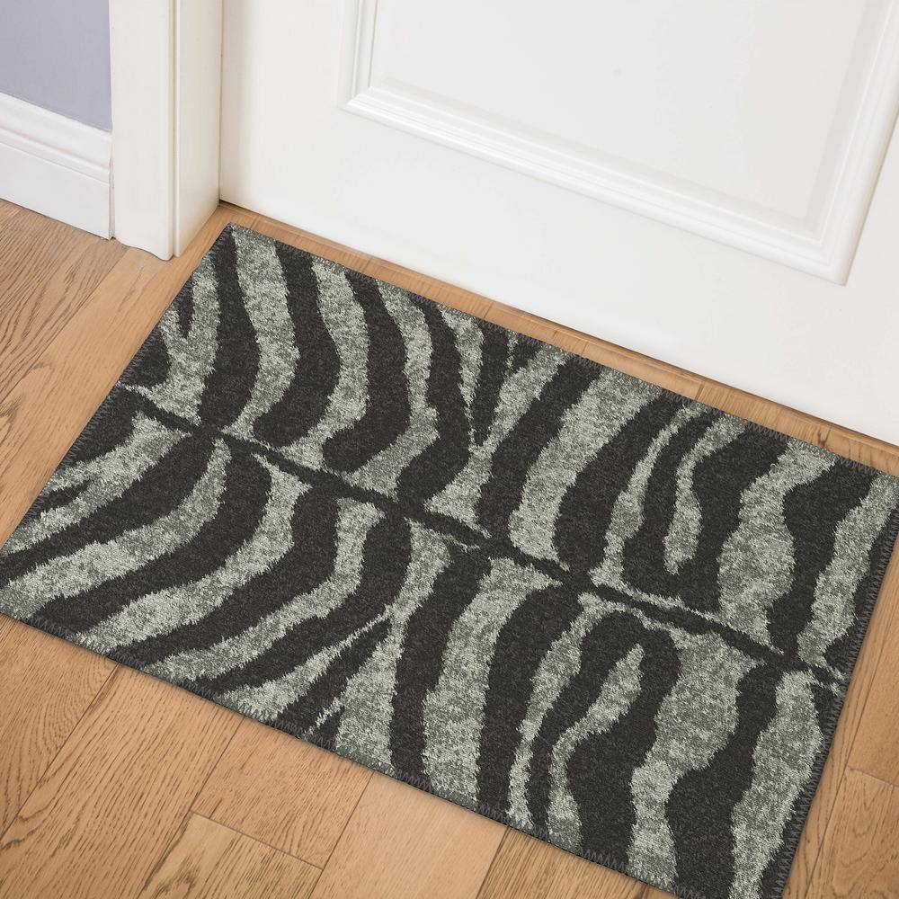 Safari Shadow Black Chenille 1'8" x 2'6" Washable Accent Rug