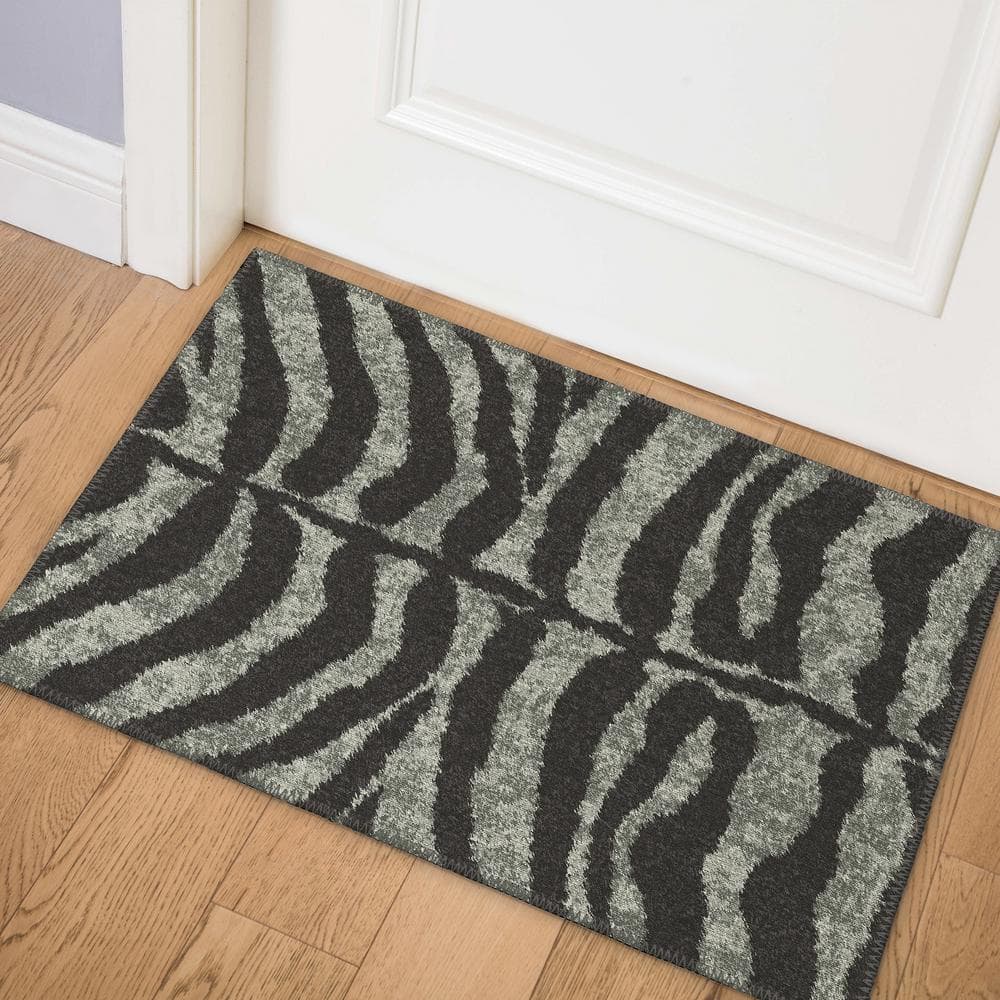 Safari Shadow Black Chenille 1'8" x 2'6" Washable Accent Rug