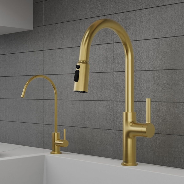 Stalbridge Single-Handle Pull-Down Sprayer Kitchen Faucet in Spot-Free Brushed Gold