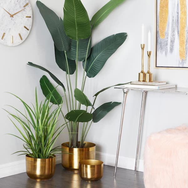 CosmoLiving by Cosmopolitan 9 in., 7 in., and 6 in. Small Gold Metal Indoor Outdoor Planter (3- Pack)
