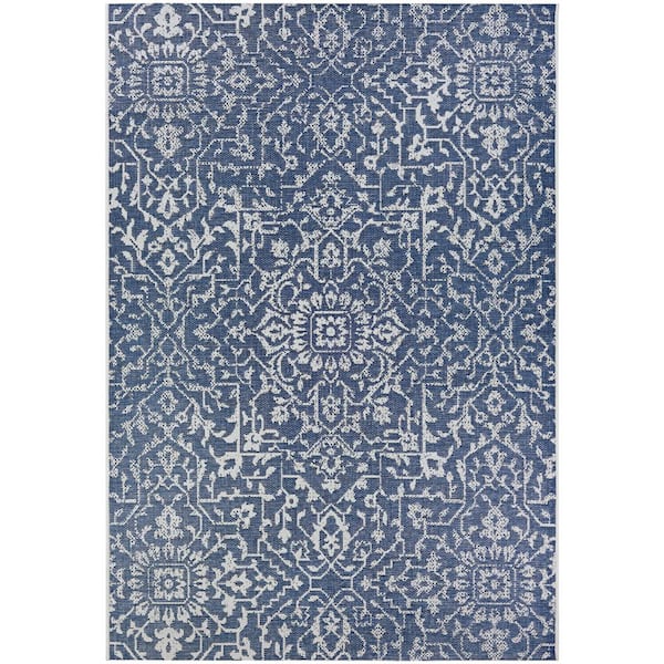 Couristan Monte Carlo Palmette Navy-Ivory 3 ft. 9 in. x 5 ft. 5 in. Indoor/Outdoor Area Rug