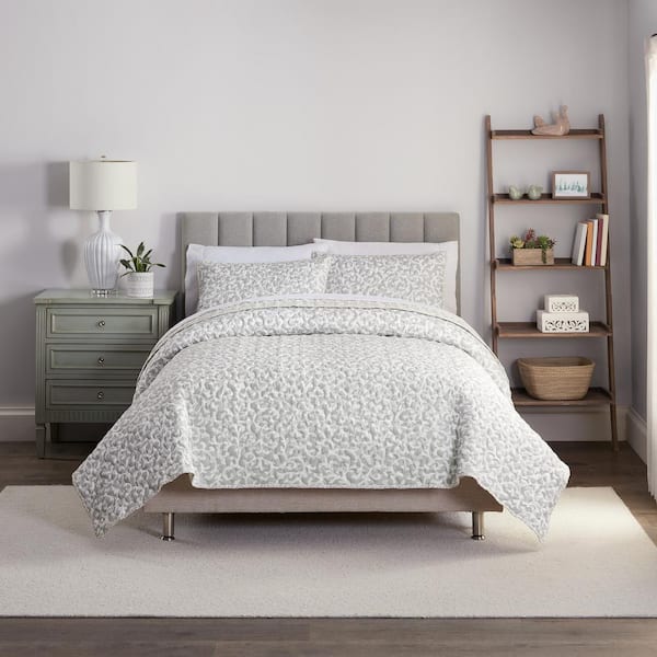 Unbranded Classic Savoy Silhouette 3-Piece Grey Quilted Pattern Polyester Queen Quilt Set