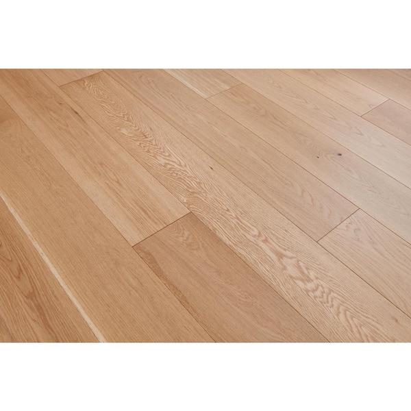 Bruce Time Honored Aged Natural White Oak 0.57 in T x 7.5 in W Glue Down Engineered Hardwood Flooring (23.48 sq. ft./Case)