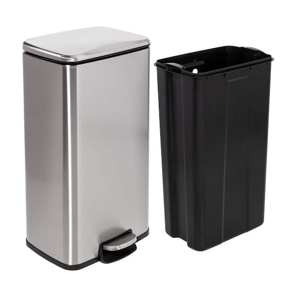 Rubbermaid 12.4G Premier Series III Step-On Trash Can with