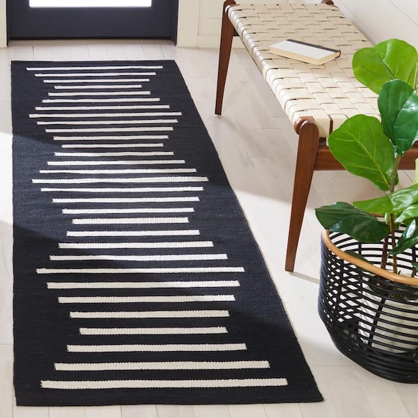 Montauk Black/Ivory 2 ft. x 8 ft. Chevron Lines Runner Rug