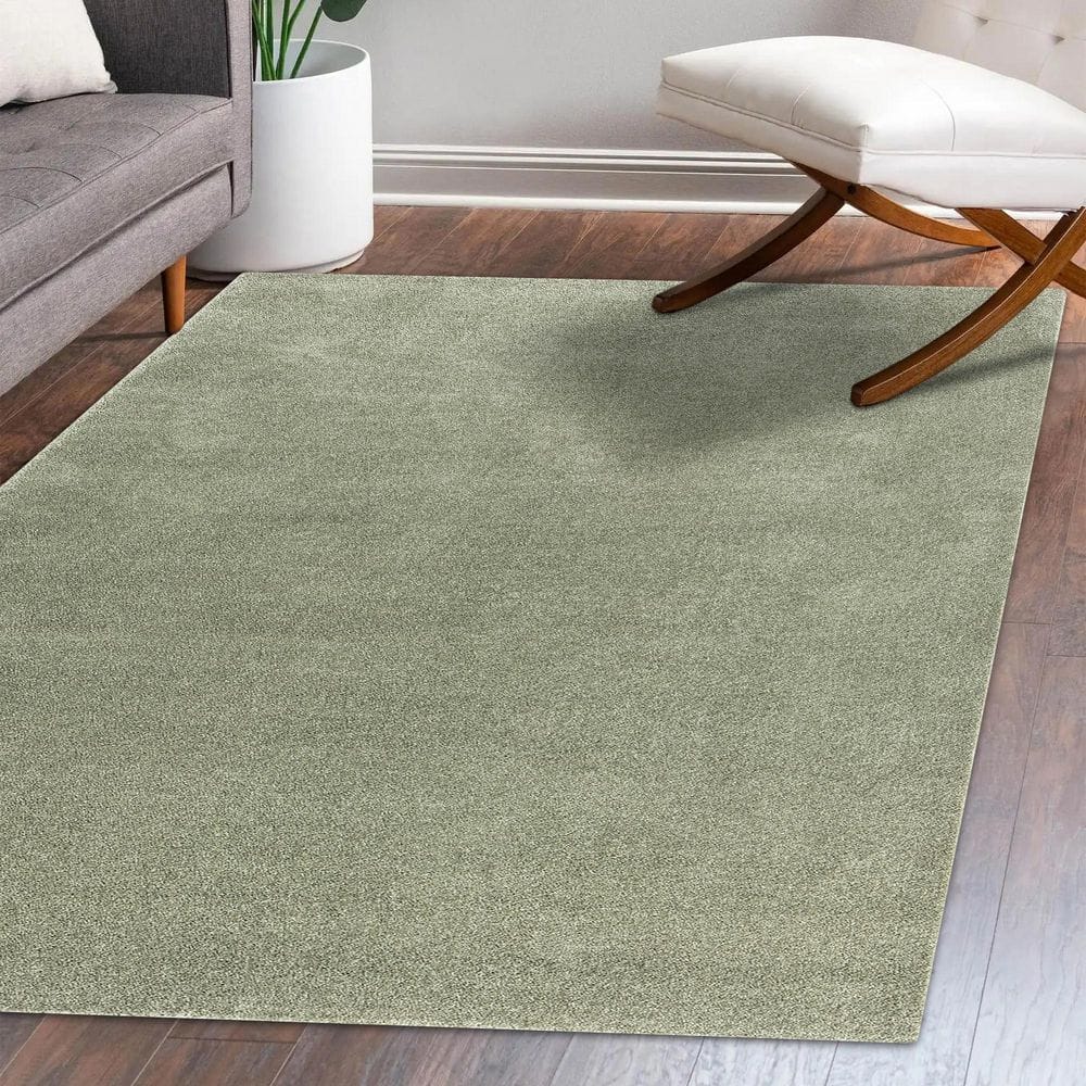 Haze Solid Green Low-Pile Synthetic Area Rug