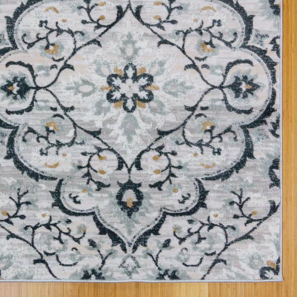 Gray Tufted Rectangular Synthetic Medallion Area Rug 5' x 7'