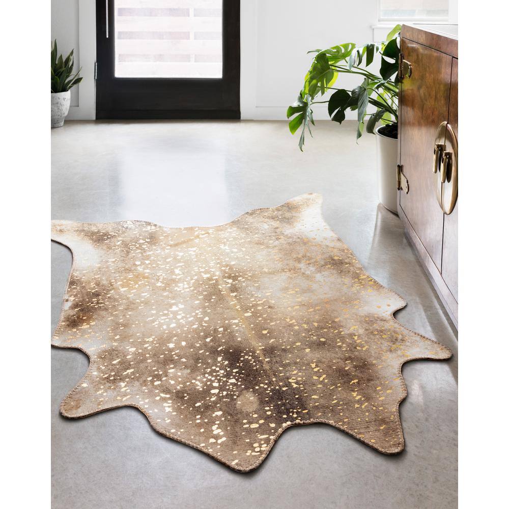 Mocha Sand Chic Cowhide-Inspired Polyester 3'10" x 5' Rug with Metallic Accents