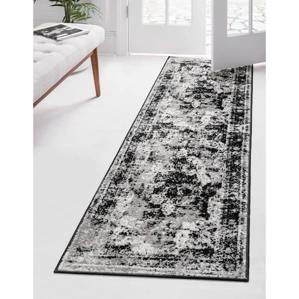 Sofia Salle Garnier Black 2' 0 x 6' 7 Runner Rug