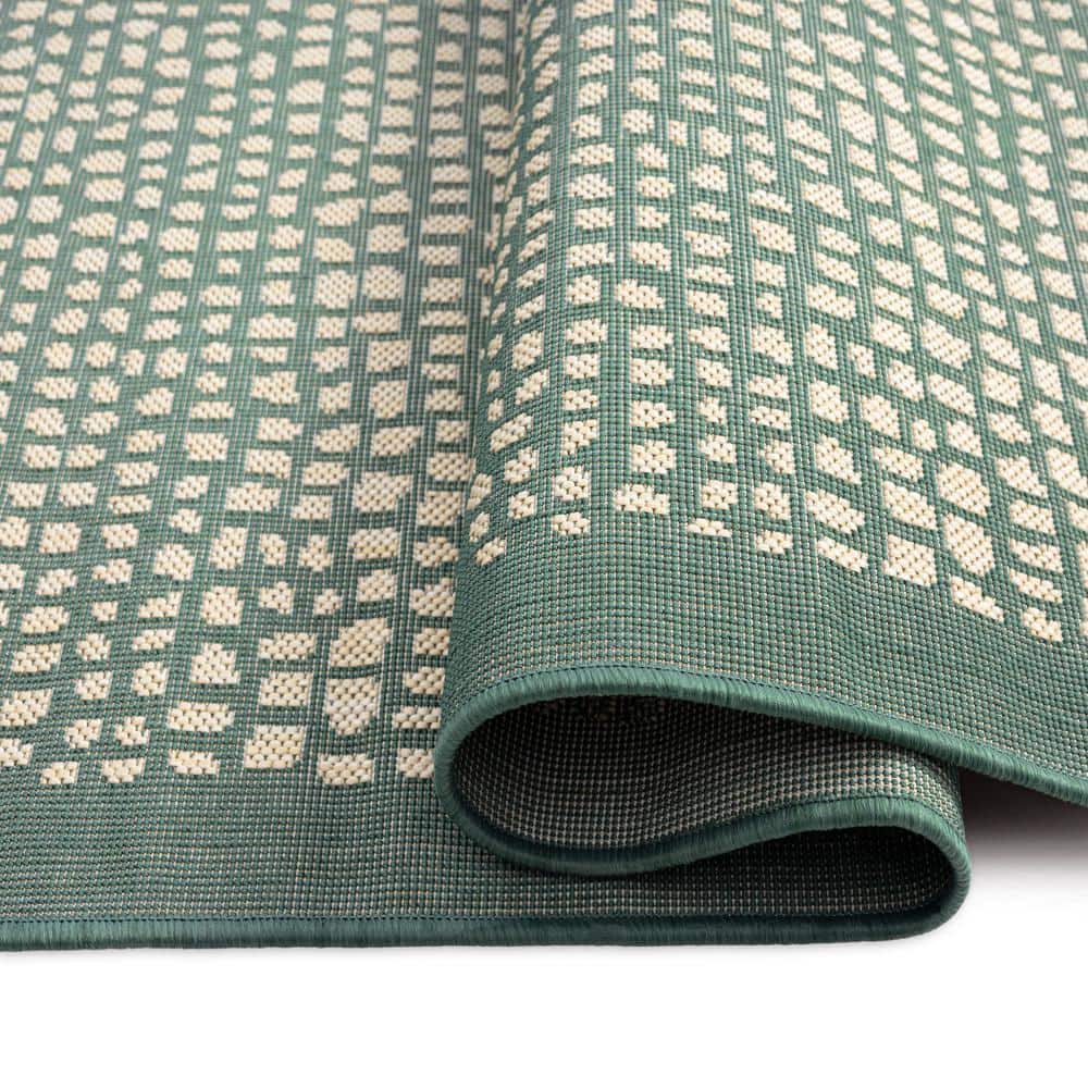 Green and Beige Synthetic Rectangular 8' x 10' Indoor/Outdoor Rug