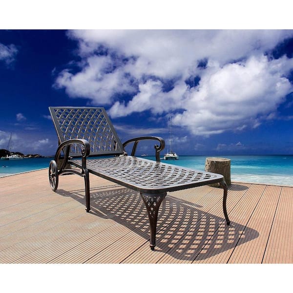 Aluminum Cast Outdoor Lounge Chair in Black Set of 1