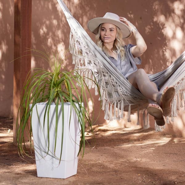 Bloem Finley Tall Tapered Square Resin Planter 20 in. Casper White