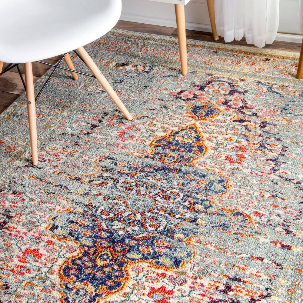 Elegant Gray Distressed Medallion 5' x 7' Synthetic Area Rug