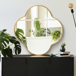 32 in. W x 32 in. H Scalloped Gold Wall-mounted Mirror Aluminum Alloy Frame Clover Decor Bathroom Vanity Mirror