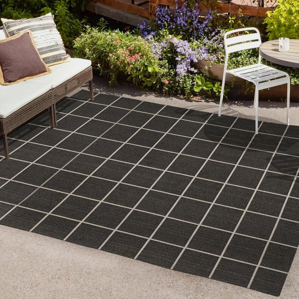 5'3x7' Micro Grid Rectangular Woven Indoor Outdoor Area Rug Black/Beige -  Threshold™