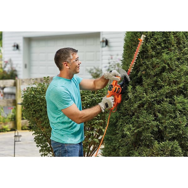 BLACK+DECKER 16 in. 3.0 Amp Corded Dual Action Electric Hedge Trimmer with  Saw Blade Tip BEHTS125 - The Home Depot