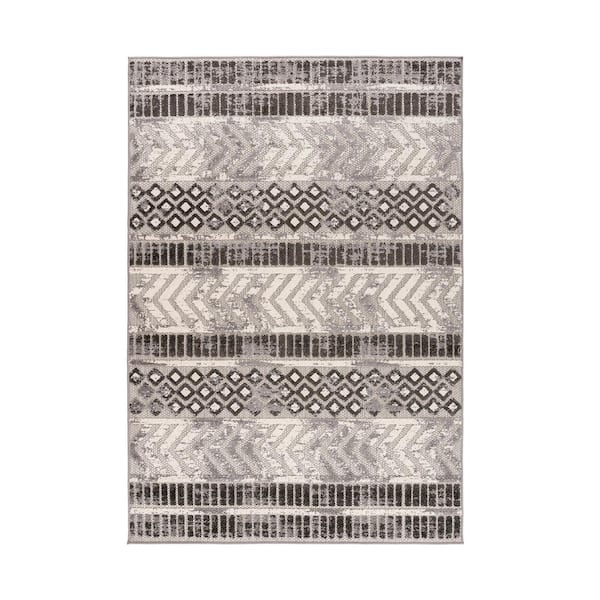 World Rug Gallery Gray 7 ft. 10 in. x 10 ft. Distressed Geometric Indoor/Outdoor Area Rug