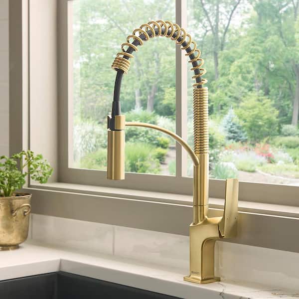 Seneca Brushed Gold 20.25 in. H Spiral Single Handle Pull Down Sprayer Kitchen Faucet with 360° Spout Swivel