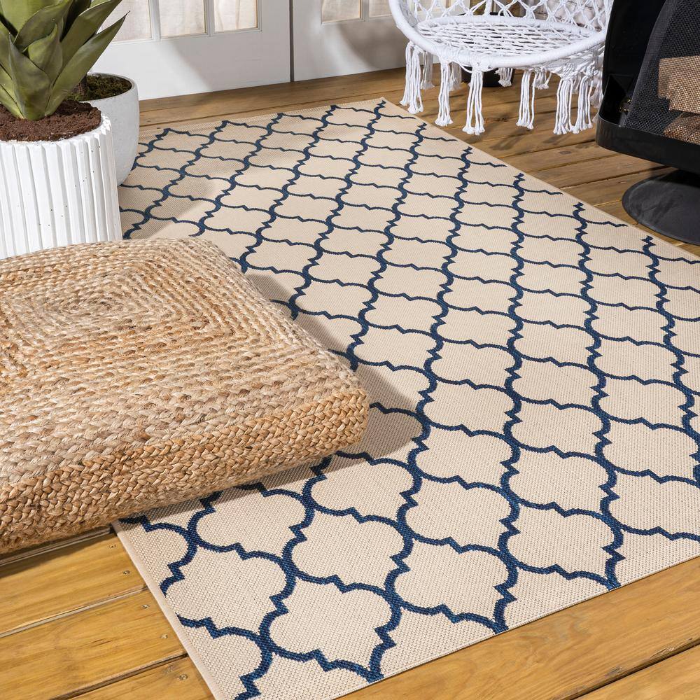 Arabesque Gray Synthetic Trellis Rectangular Rug 3x5