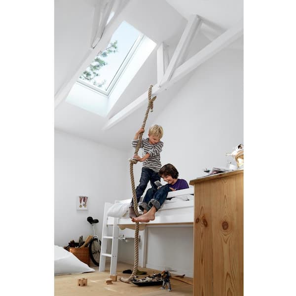 VELUX 30.06 in x 54.44 in Fixed Deck-Mount Skylight with Laminated Low-E3  Glass FS M08 2004 - The Home Depot