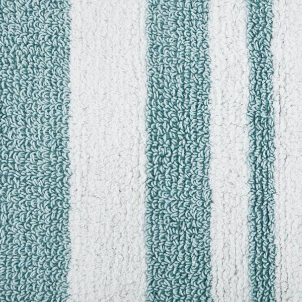 https://images.thdstatic.com/productImages/55011e28-cc39-4f39-a1ee-aee461b443be/svn/aqua-madison-park-bathroom-rugs-bath-mats-mp72-1544-1f_600.jpg