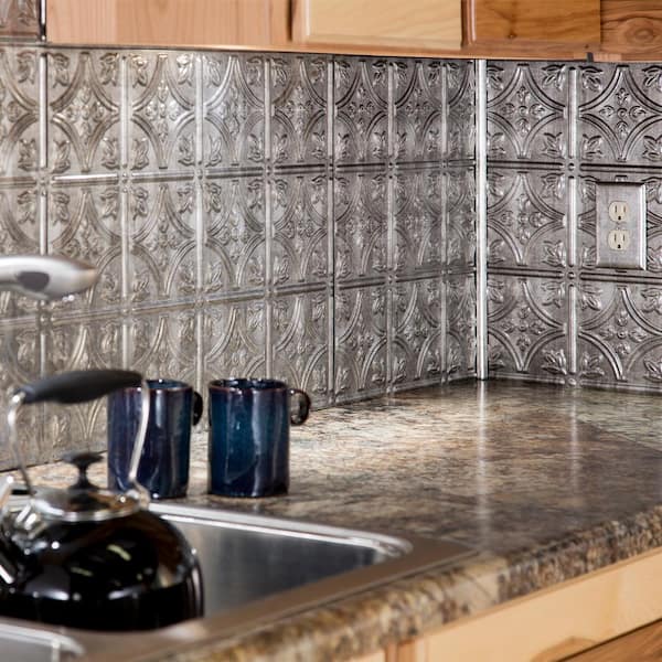 Fasade Traditional Style/Pattern 1 Decorative Vinyl 18in x 24in Backsplash Panel in Crosshatch Silver (5 Pack)