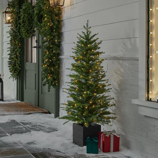 4 ft. Grand Duchess Twinkling Balsam Fir Potted LED Pre-Lit Artificial Tree G3