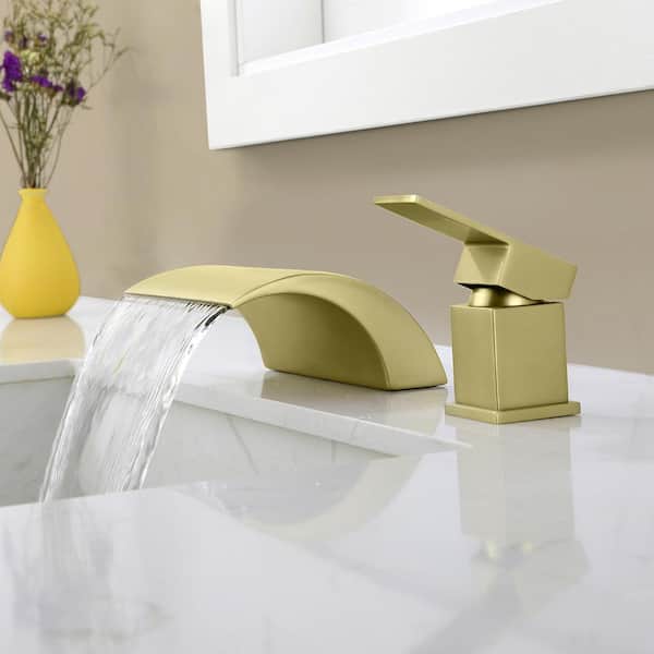 Nestfair 8 in. Widespread Single Handle Bathroom Faucet in Brushed Gold(1-Pack)