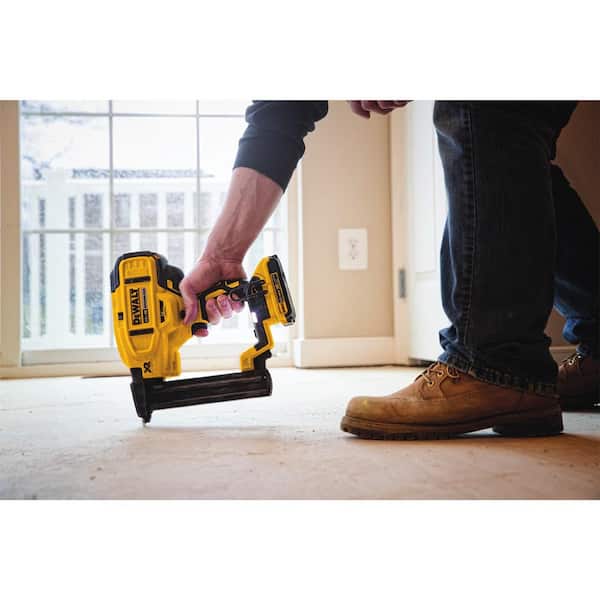 DEWALT - 20V MAX XR Lithium-Ion Cordless 18-Gauge Narrow Crown Stapler Kit with 2.0Ah Battery, Charger and Contractor Bag