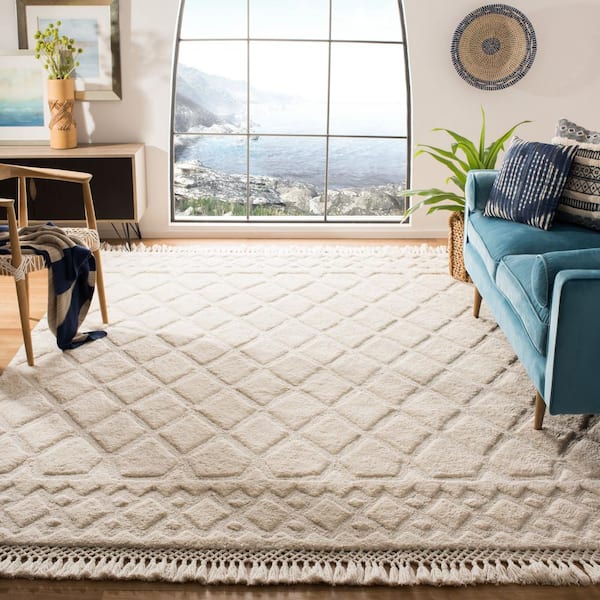 Casablanca 10 ft. x 14 ft. Ivory Geometric Area Rug