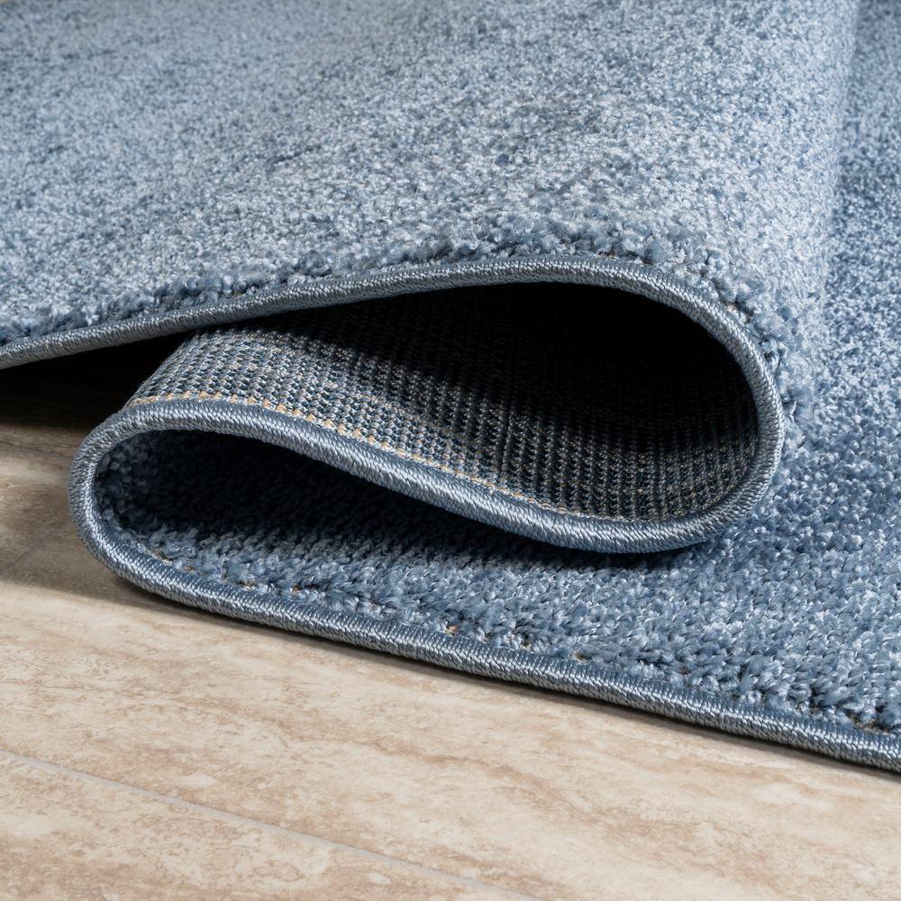 Classic Blue Oval 4' x 6' Synthetic Area Rug