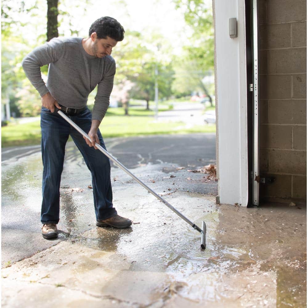 AquaFlex 18'' Metal and Rubber Floor Squeegee