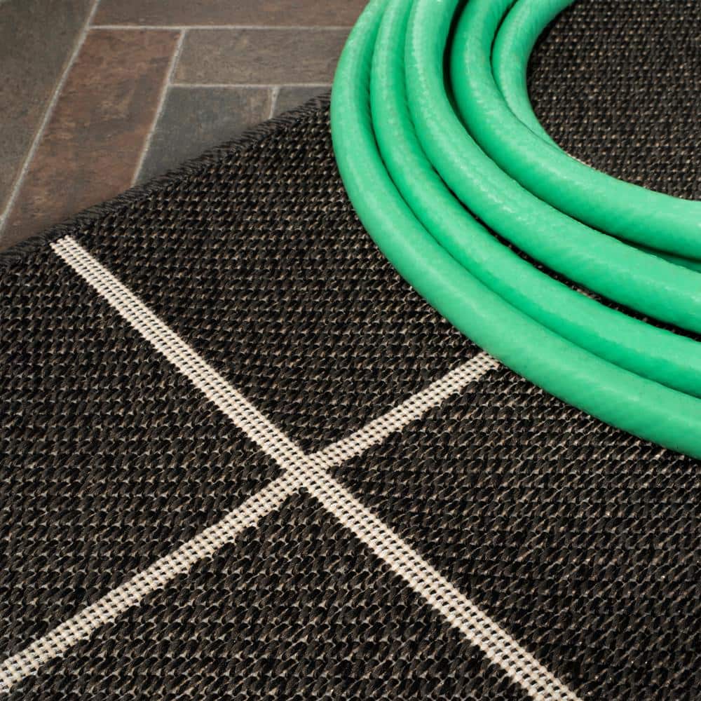Mid-Century Modern Geometric Black and Cream 5' x 8' Indoor/Outdoor Rug