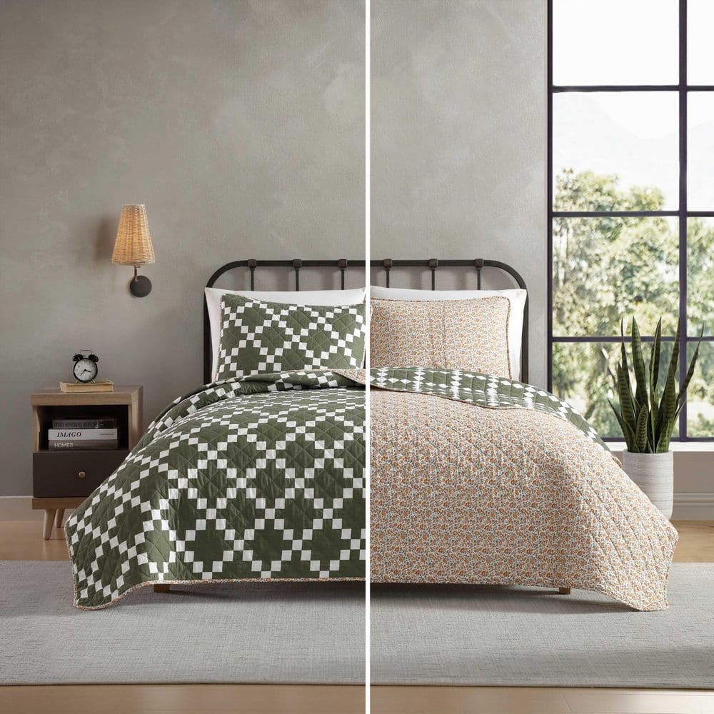 Twin Green and White Cotton Reversible Quilt Set