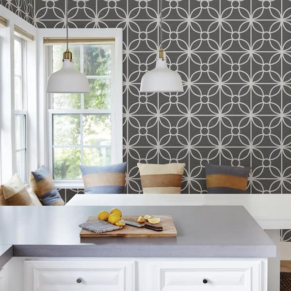 Savvy Black Geometric Black Wallpaper Sample