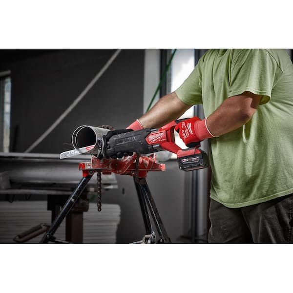 Milwaukee - M18 FUEL 18V Lithium-Ion Cordless 7-1/4 in. Rear Handle Circ Saw w/SAWZALL, Two 6 Ah High Output Batteries (2-Tool)