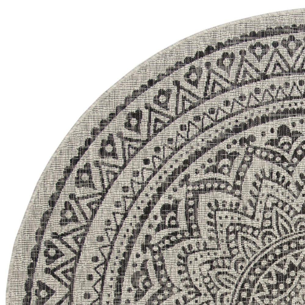 Light Grey and Black Round Synthetic Indoor/Outdoor Rug