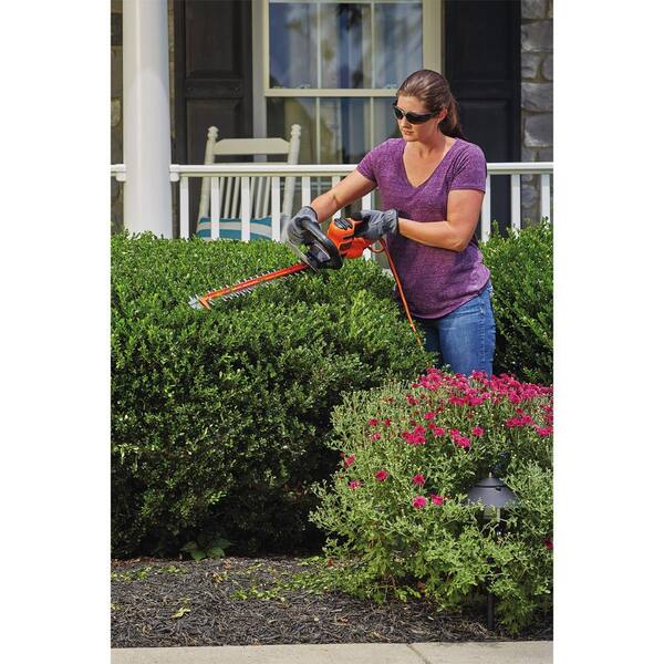 BEHTS300 20 Hedge Trimmer W/Saw 